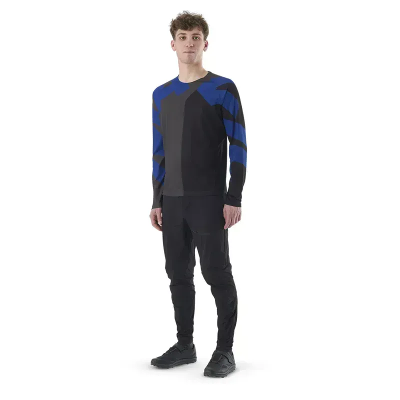 Mavic Deemax Enduro Medium Long Sleeved Jersey in Black-Blue-2